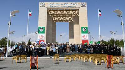 آیین باشکوه اهتزاز پرچم مقدس جمهوری اسلامی ایران با حضور دکتر مسعود نصیری زرندی رئیس دانشگاه سمنان، معاونین دانشگاه، اعضای هیئت‌علمی و دانشجویان این دانشگاه برگزار شد.